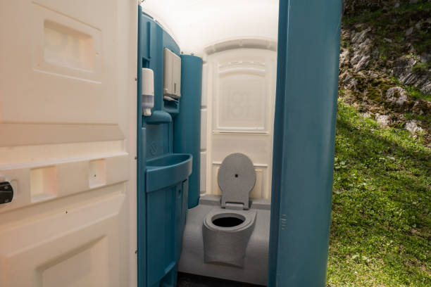 Portable Toilet Options We Offer in Lake Mohawk, OH